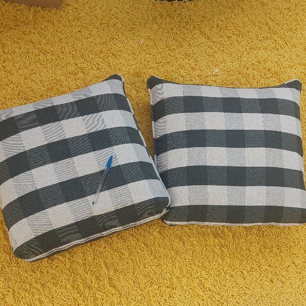 Two Raymour & Flanigan Plaid Gray and White Throw Pillows - Perfect For Holidays